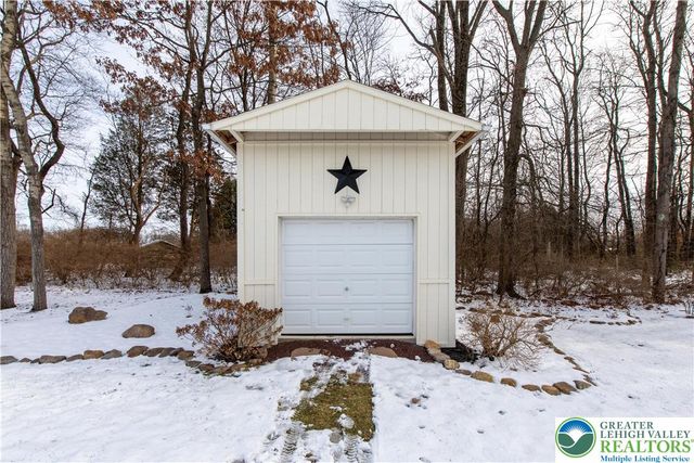 1222 Debby Court, Lehigh Twp, PA 18038