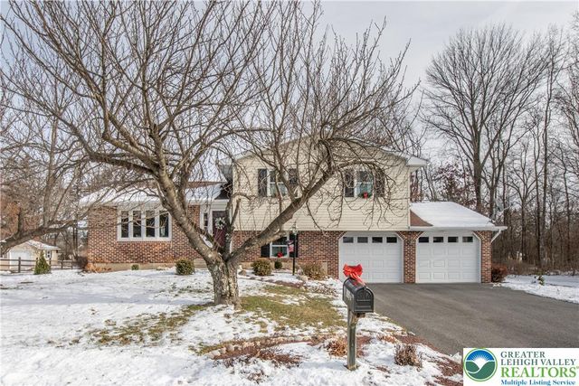 1222 Debby Court, Lehigh Twp, PA 18038