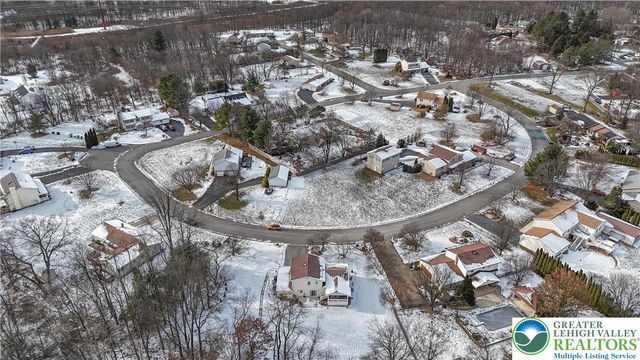 1222 Debby Court, Lehigh Twp, PA 18038