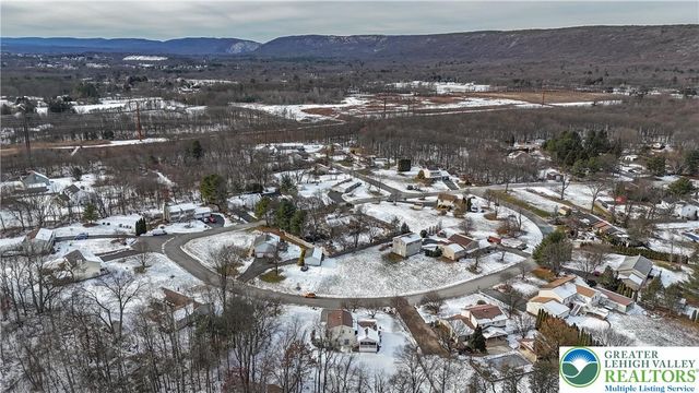 1222 Debby Court, Lehigh Twp, PA 18038