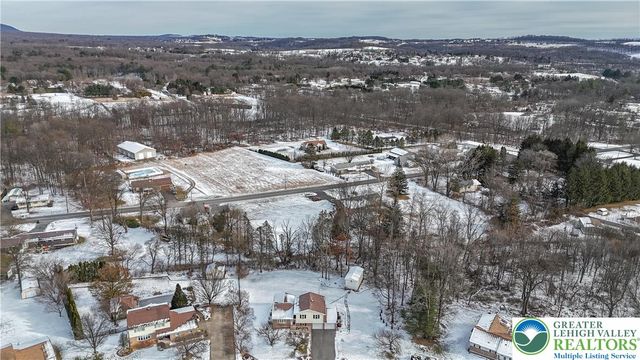 1222 Debby Court, Lehigh Twp, PA 18038