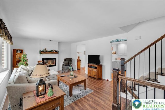 1222 Debby Court, Lehigh Twp, PA 18038