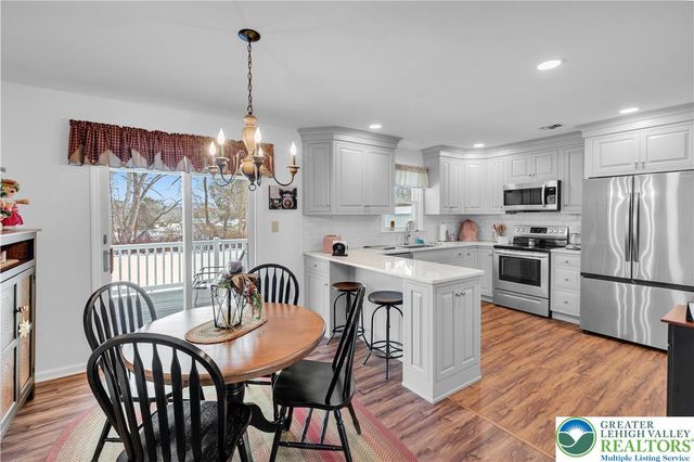 1222 Debby Court, Lehigh Twp, PA 18038