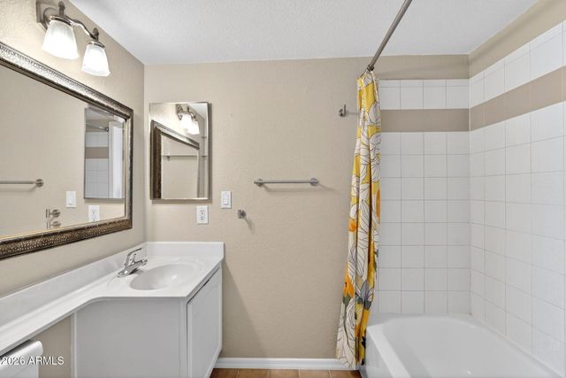 510 N ALMA SCHOOL Road 210, Mesa, AZ 85201