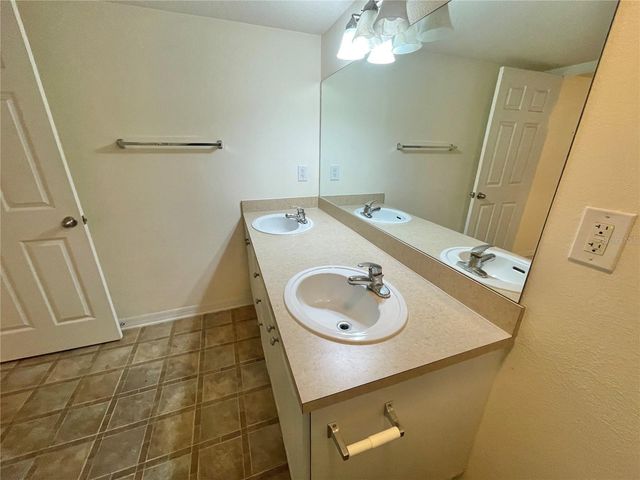 145 N PEARL LAKE CAUSEWAY 112, Altamonte Springs, FL 32714