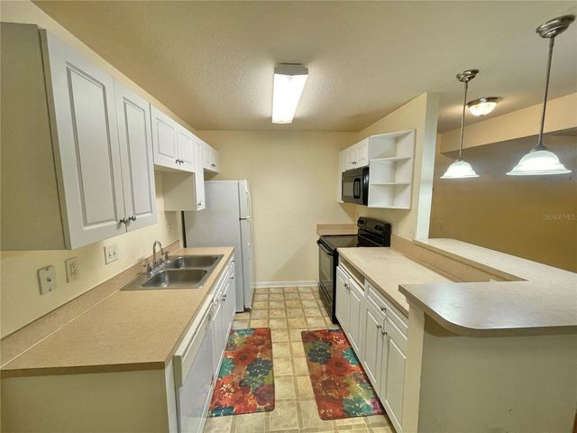 145 N PEARL LAKE CAUSEWAY 112, Altamonte Springs, FL 32714