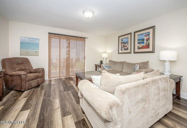 1664 Beach Boulevard, 90, Biloxi, MS 39531