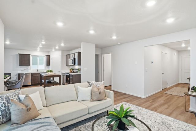 1618 E A St, Deer Park, WA 99006