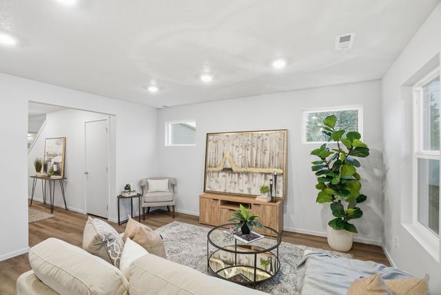 1618 E A St, Deer Park, WA 99006