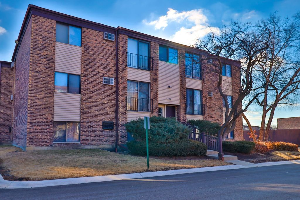 170 DUNTEMAN Drive 301, Glendale Heights, IL 60139