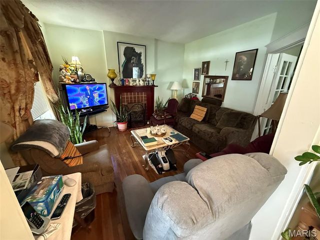 3227 N. Taylor, St Louis, MO 63115