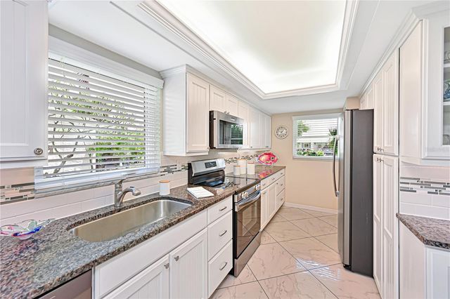 9505 COLONIAL DRIVE, Bradenton, FL 34210