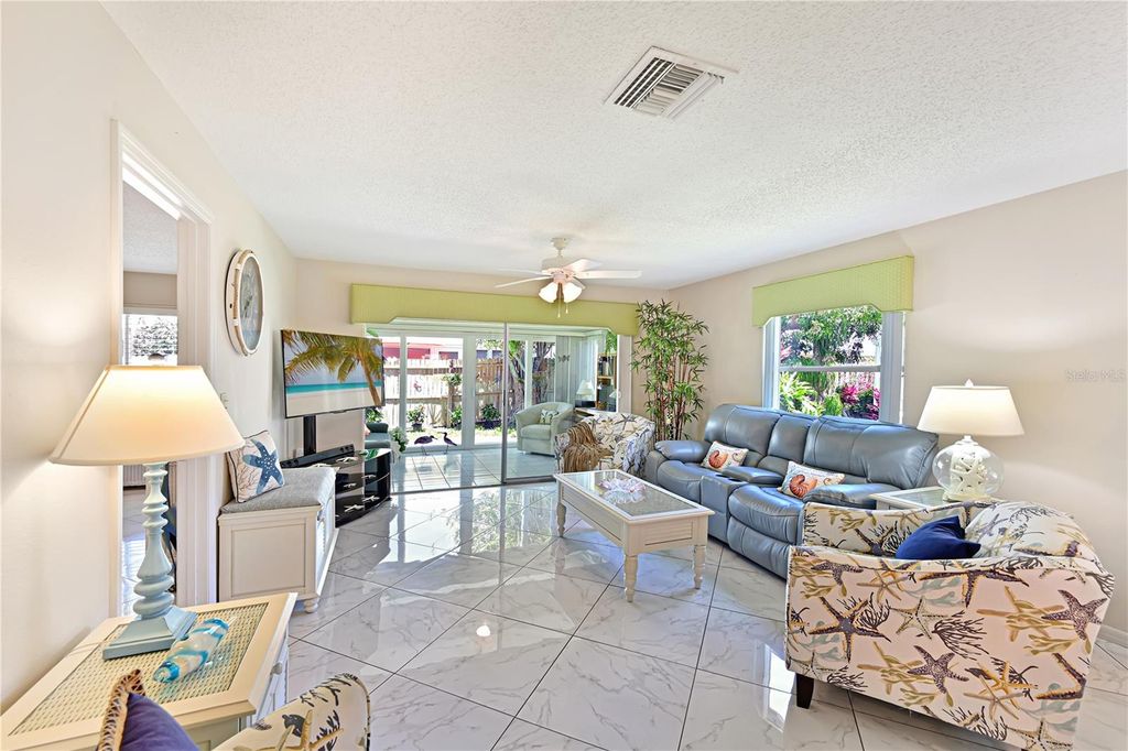 Image 16 of property listing at 9505 COLONIAL DRIVE, Bradenton, FL 34210