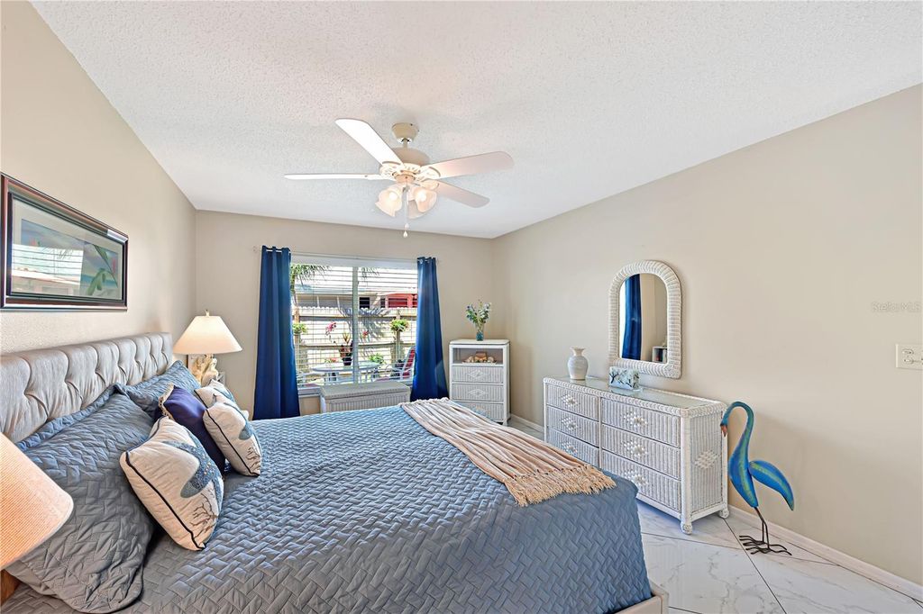 Image 20 of property listing at 9505 COLONIAL DRIVE, Bradenton, FL 34210