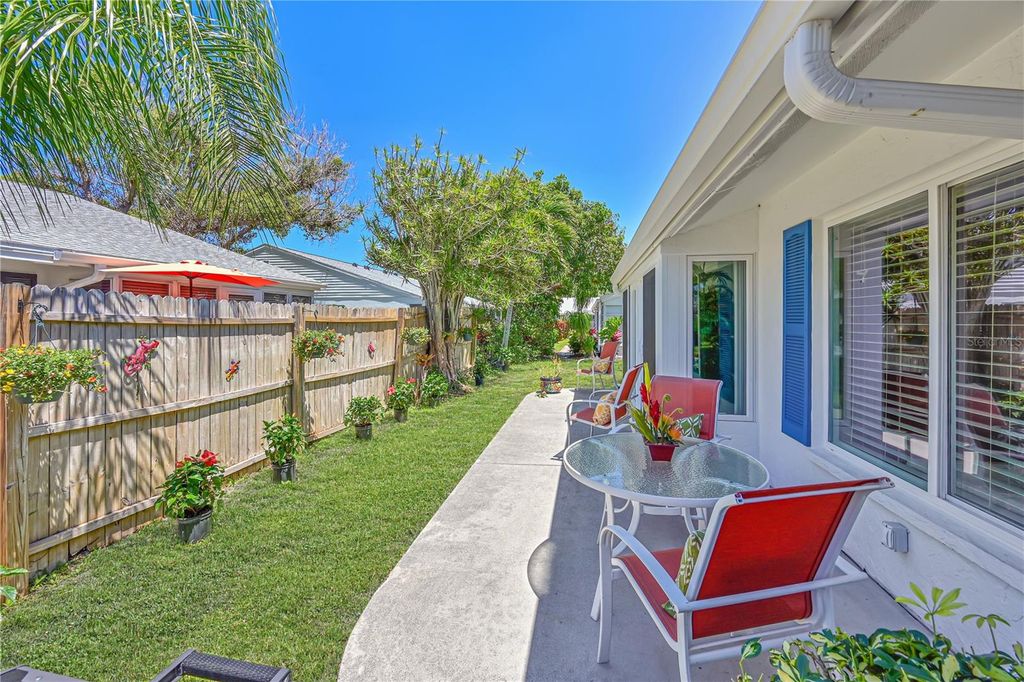 Image 28 of property listing at 9505 COLONIAL DRIVE, Bradenton, FL 34210