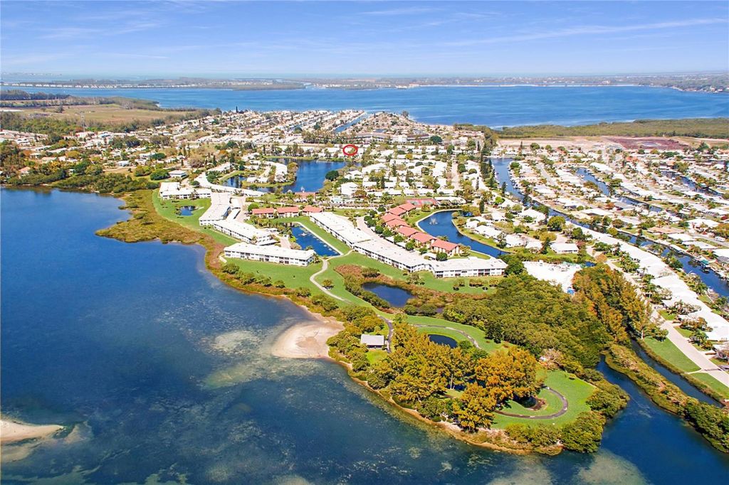 Image 32 of property listing at 9505 COLONIAL DRIVE, Bradenton, FL 34210