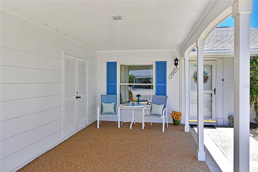 Image 6 of property listing at 9505 COLONIAL DRIVE, Bradenton, FL 34210