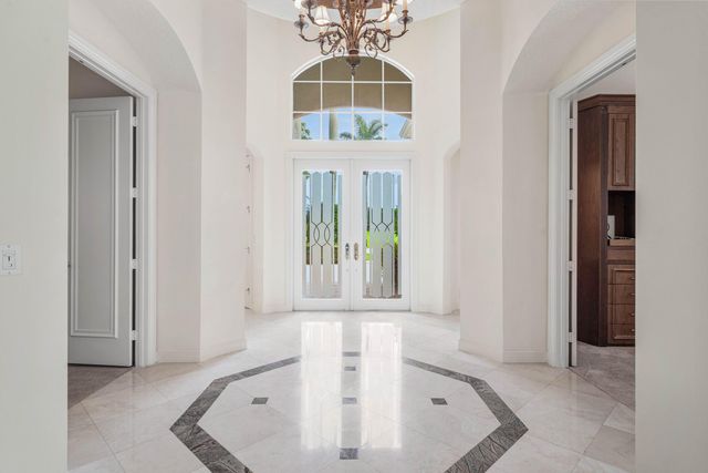 7700 Bella Verde Way, Delray Beach, FL 33446