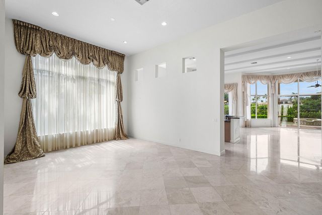 7700 Bella Verde Way, Delray Beach, FL 33446