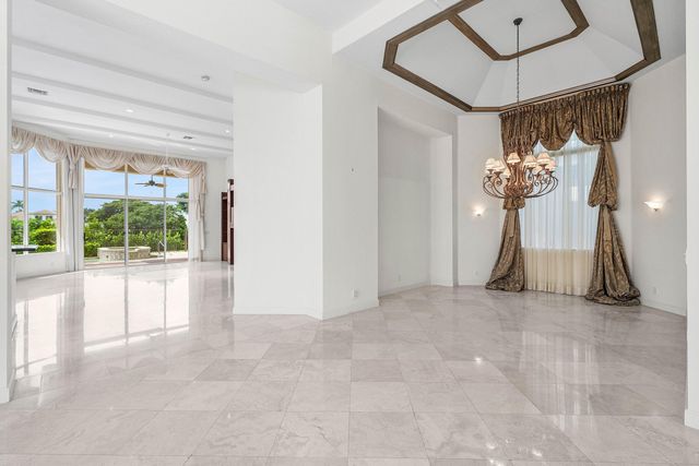7700 Bella Verde Way, Delray Beach, FL 33446