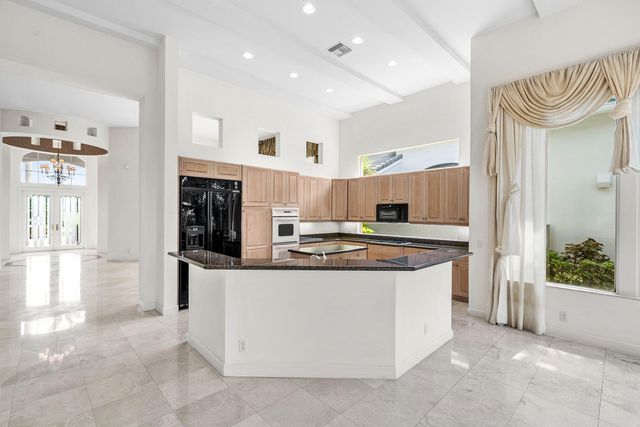 7700 Bella Verde Way, Delray Beach, FL 33446