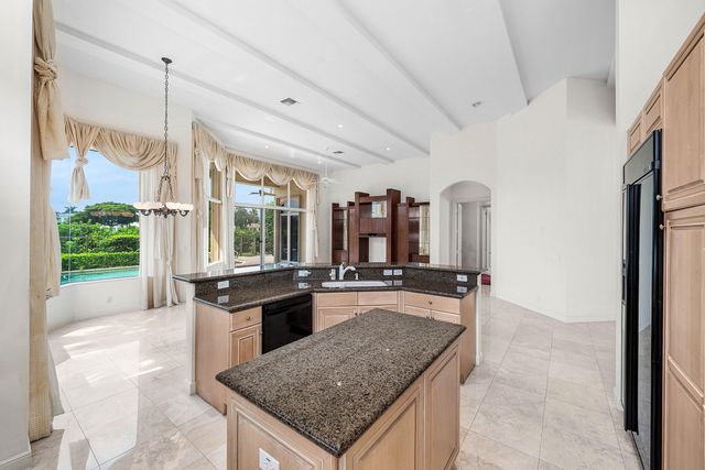 7700 Bella Verde Way, Delray Beach, FL 33446