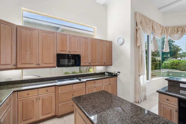 7700 Bella Verde Way, Delray Beach, FL 33446