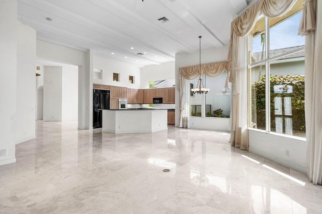 7700 Bella Verde Way, Delray Beach, FL 33446
