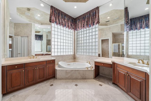 7700 Bella Verde Way, Delray Beach, FL 33446