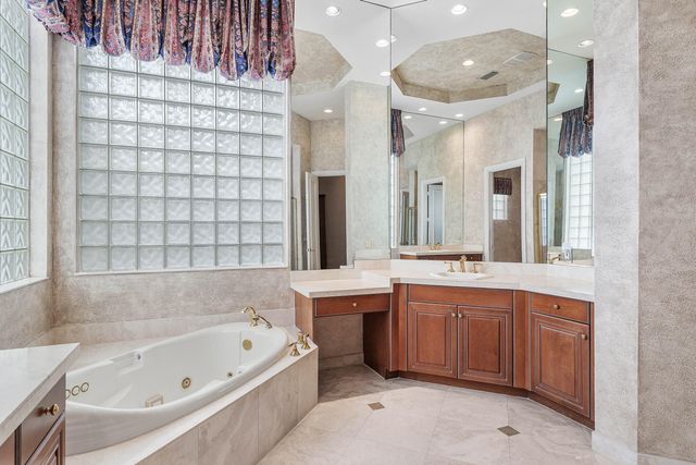 7700 Bella Verde Way, Delray Beach, FL 33446