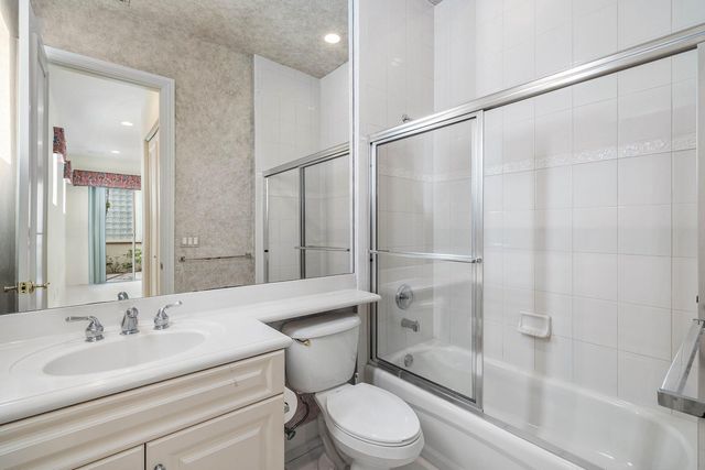 7700 Bella Verde Way, Delray Beach, FL 33446