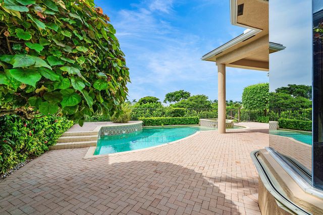7700 Bella Verde Way, Delray Beach, FL 33446