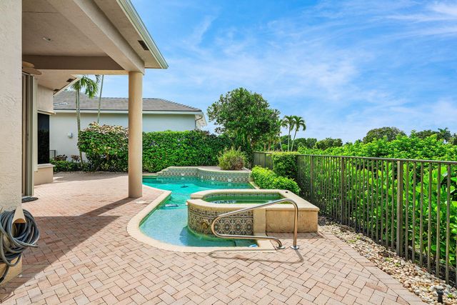7700 Bella Verde Way, Delray Beach, FL 33446