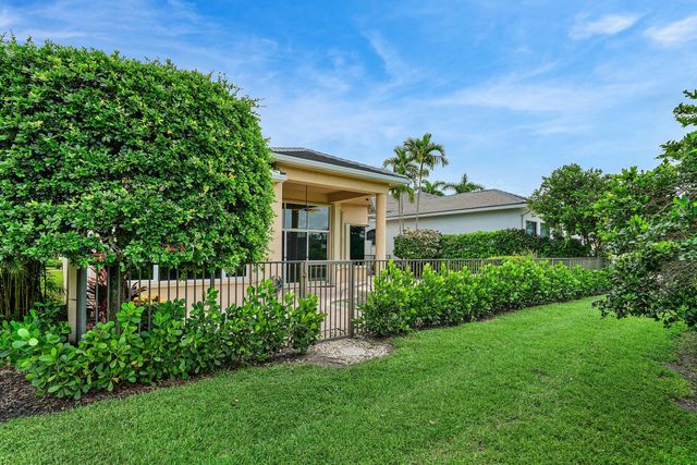 7700 Bella Verde Way, Delray Beach, FL 33446