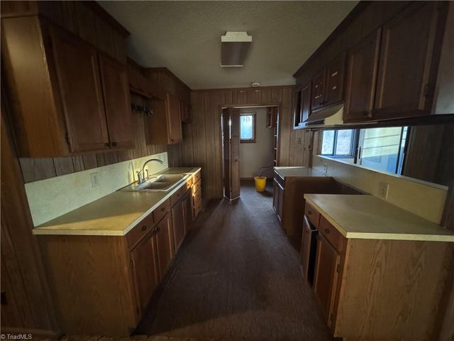 2906 Rhonswood Drive, Tobaccoville, NC 27050