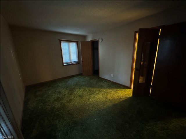 2906 Rhonswood Drive, Tobaccoville, NC 27050