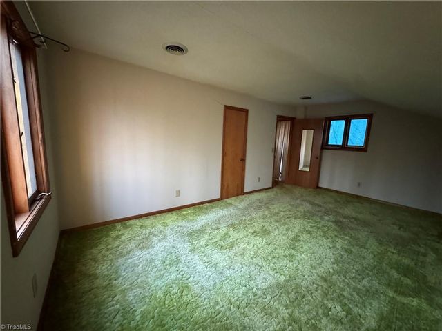 2906 Rhonswood Drive, Tobaccoville, NC 27050