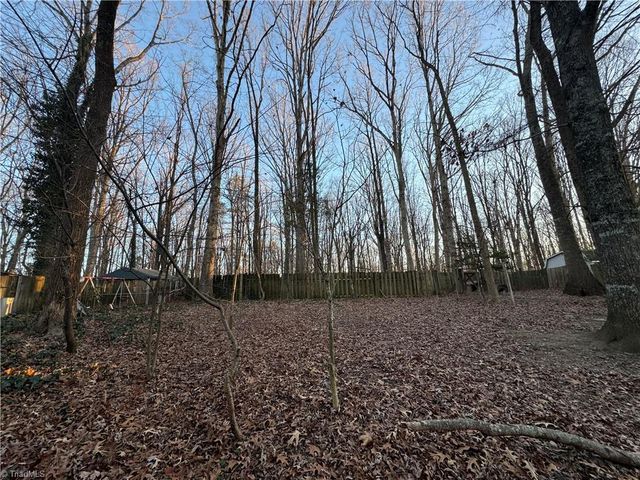 2906 Rhonswood Drive, Tobaccoville, NC 27050