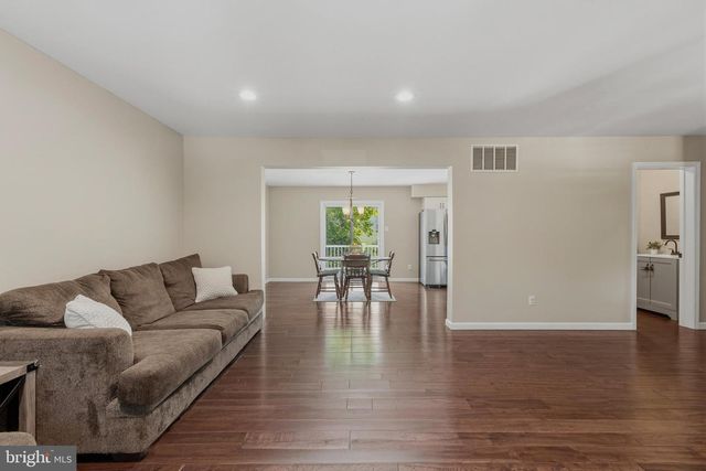 227 ZIEGLERVILLE RD, Schwenksville, PA 19473