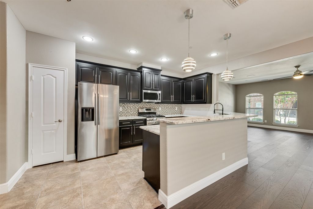 4268 Comanche Drive, Carrollton, TX 75010 — photo 4