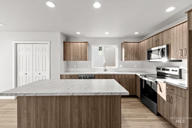 13699 Judson St, Caldwell, ID 83607