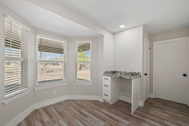 1313 Redbud TRL, Lockhart, TX 78644