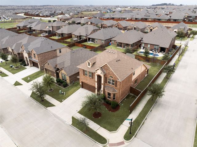 217 Mineral Point Drive, Aledo, TX 76008