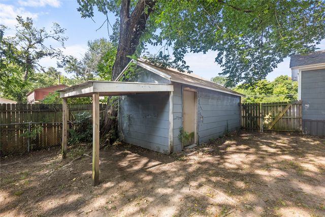 641 8th Street SE, Paris, TX 75460