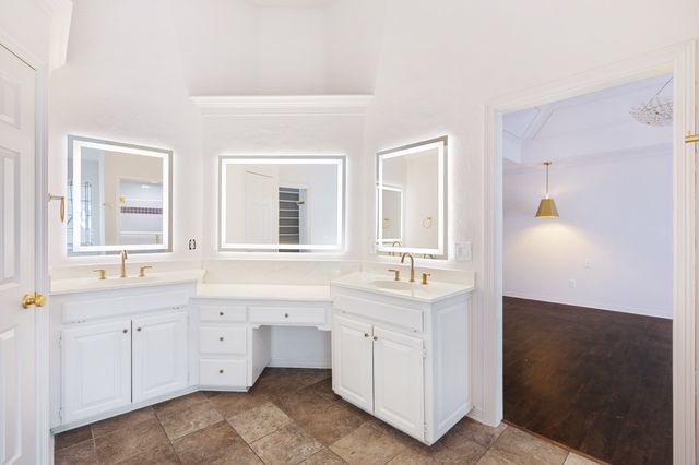 920 Cat Hollow Court, Keller, TX 76248