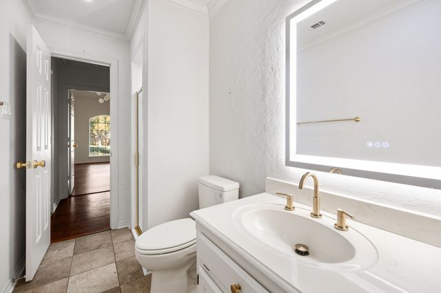 920 Cat Hollow Court, Keller, TX 76248