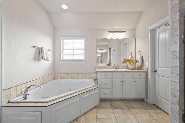 5703 Gunstock Road, Bentonville, AR 72713