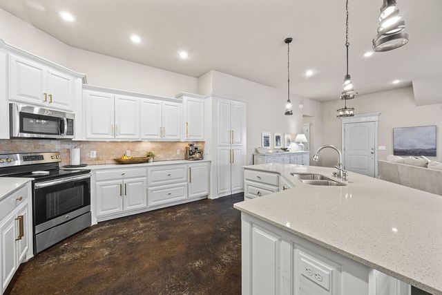 5703 Gunstock Road, Bentonville, AR 72713