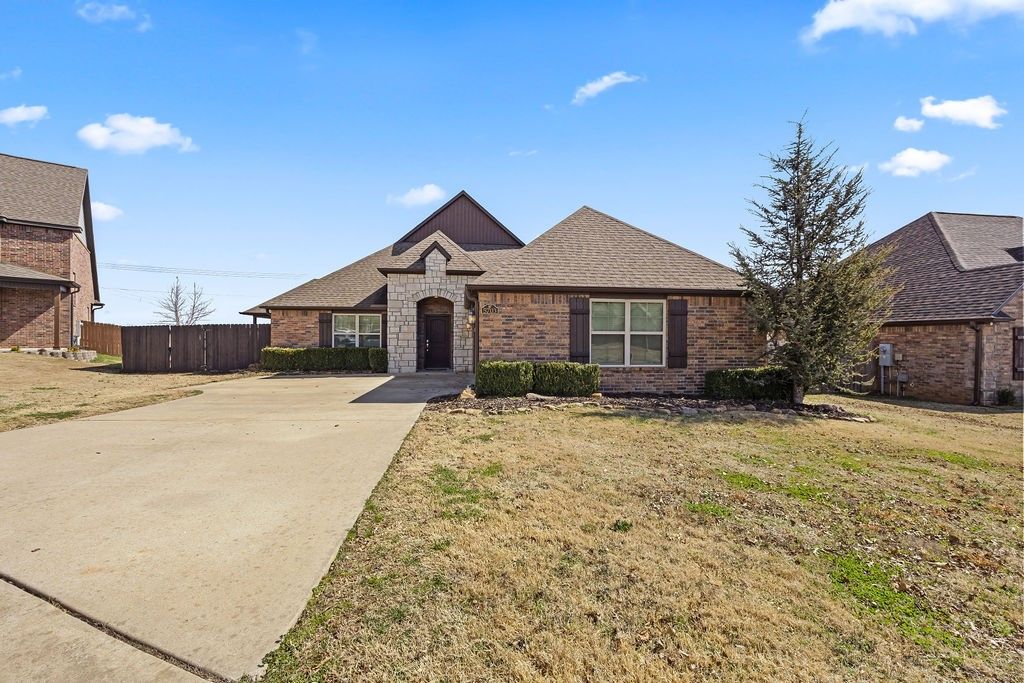 5703 Gunstock Road, Bentonville, AR 72713