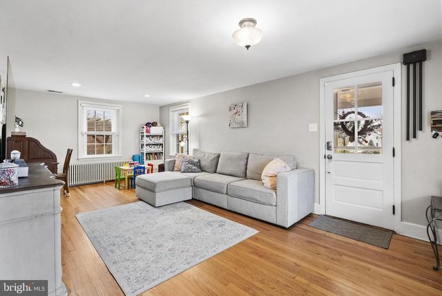 1776 W DOE RUN RD, Kennett Square, PA 19348